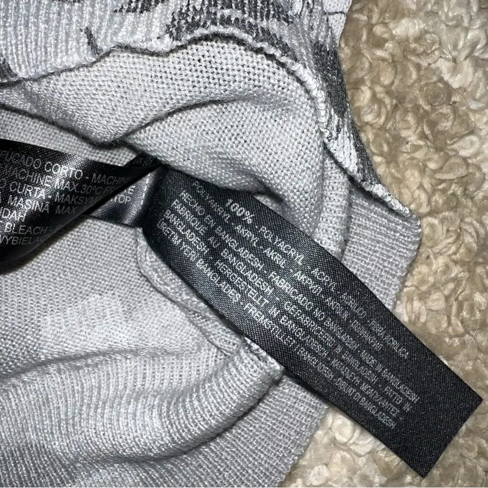 Zara size S sweater like new